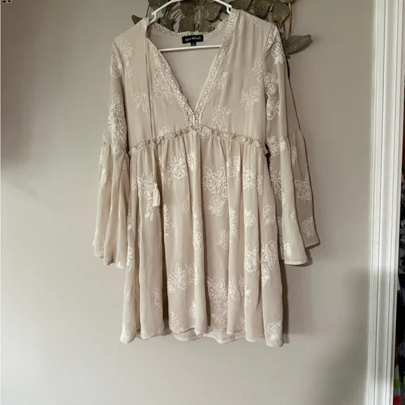 Sequin Hearts Dresses | Sequin Hearts Lace Trim Dress | Color: Cream/White | Size: S | Dietzselizabeth's Closet